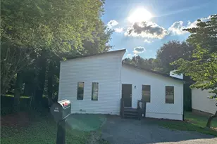2120 Pinetree Dr, Cumming, GA 30041 - Photo 2