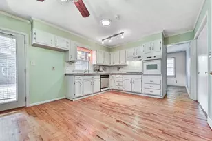 1043 Oakdale Dr SE, Smyrna, GA 30080 - Photo 2