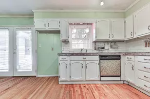 1043 Oakdale Dr SE, Smyrna, GA 30080 - Photo 4