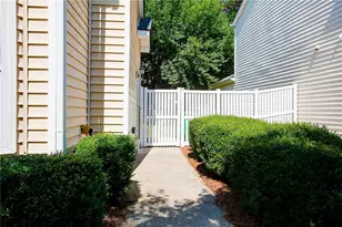 13372 Harpley Ct, Alpharetta, GA 30004 - Photo 2