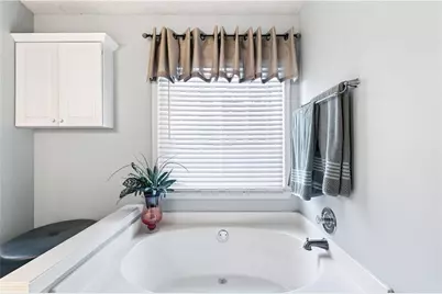 914 Wenham Lane, Lawrenceville, GA 30044 - Photo 18
