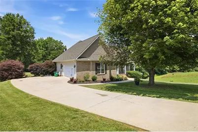 253 Sterling Meadows Drive, Demorest, GA 30535 - Photo 4