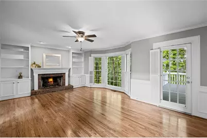 10985 Wilshire Chase Drive, Johns Creek, GA 30097 - Photo 8