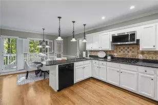 10985 Wilshire Chase Dr, Johns Creek, GA 30097 - Photo 14