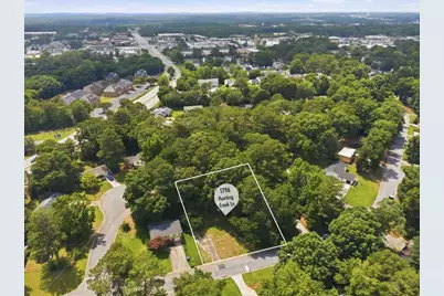 1796 Hunting Creek Lane SE, Conyers, GA 30013 - Photo 4