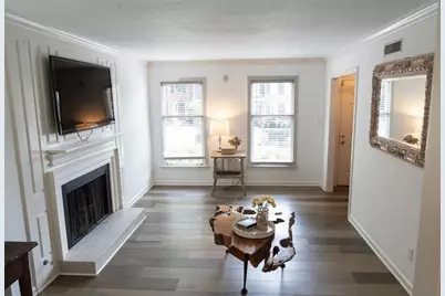 13 Stratford Hall Place NE #13, Atlanta, GA 30342 - Photo 8