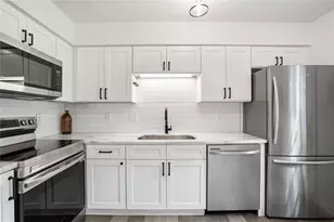 13 Stratford Hall Pl NE, Atlanta, GA 30342 - Photo 18