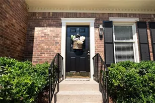 13 Stratford Hall Pl NE, Atlanta, GA 30342 - Photo 2