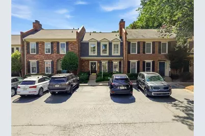 13 Stratford Hall Place NE #13, Atlanta, GA 30342 - Photo 2