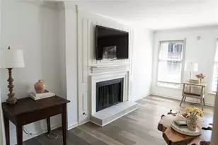 13 Stratford Hall Pl NE, Atlanta, GA 30342 - Photo 4