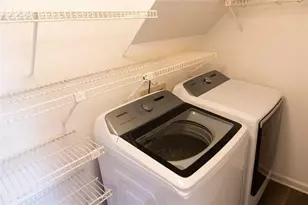 13 Stratford Hall Pl NE, Atlanta, GA 30342 - Photo 20