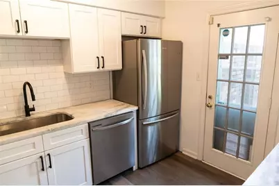 13 Stratford Hall Place NE #13, Atlanta, GA 30342 - Photo 18