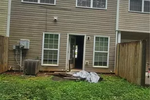 20 Pine Canyon Dr SW, Atlanta, GA 30331 - Photo 2