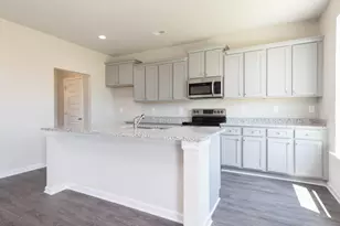 384 Crimson Feather Dr, Jefferson, GA 30549 - Photo 6