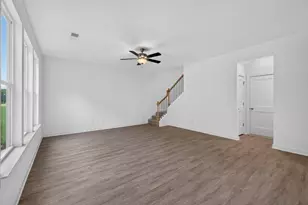 384 Crimson Feather Dr, Jefferson, GA 30549 - Photo 12
