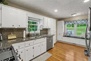 331 Creekbend Dr, Woodstock, GA 30188 - Photo 8