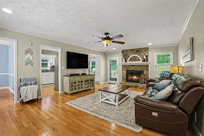 331 Creekbend Drive, Woodstock, GA 30188 - Photo 4