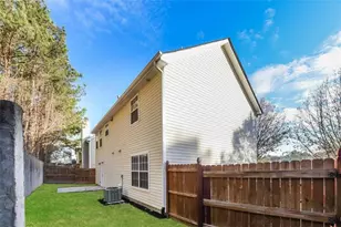 5539 Sapphire Cir, Ellenwood, GA 30294 - Photo 4