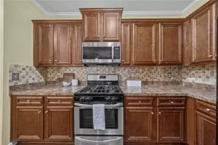 518 Riverview Ln, Canton, GA 30114 - Photo 4