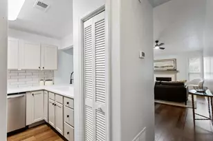 476 Teal Ct, Roswell, GA 30076 - Photo 2