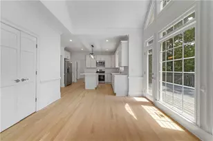 8965 Laurel Way, Johns Creek, GA 30022 - Photo 14