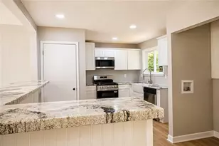 1818 Petite Ln, Lithonia, GA 30058 - Photo 6