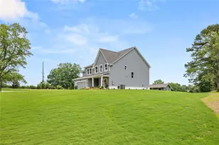 8315 Creekside Overlook Dr, Gainesville, GA 30506 - Photo 2