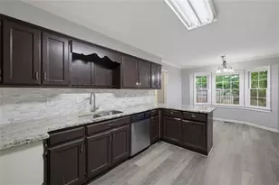 805 Connell Ln, Lawrenceville, GA 30044 - Photo 10