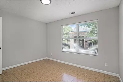 2102 Par Three Way, Lithonia, GA 30038 - Photo 6
