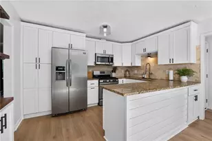 9945 Lake Forest Way, Roswell, GA 30076 - Photo 18