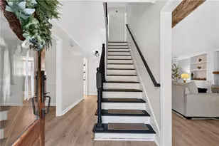 9945 Lake Forest Way, Roswell, GA 30076 - Photo 10