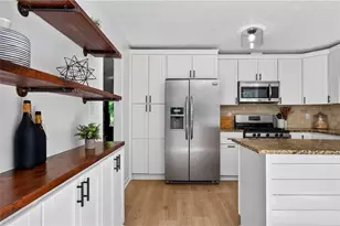 9945 Lake Forest Way, Roswell, GA 30076 - Photo 16