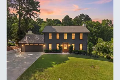9945 Lake Forest Way, Roswell, GA 30076 - Photo 4