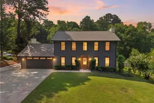 9945 Lake Forest Way, Roswell, GA 30076 - Photo 4