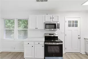 111 Victor Cir NW, Atlanta, GA 30314 - Photo 18