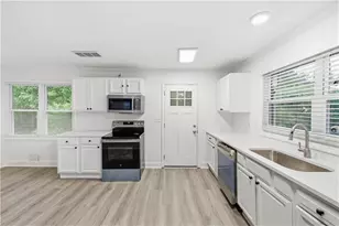 111 Victor Cir NW, Atlanta, GA 30314 - Photo 16