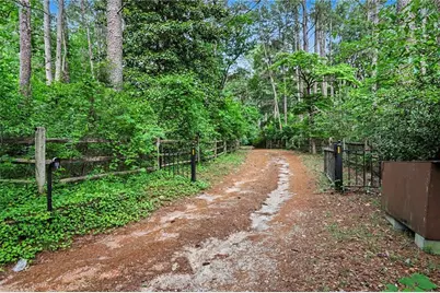 675 Ridge Avenue, Stone Mountain, GA 30083 - Photo 46