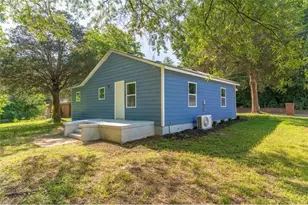 808 Davis St, Monroe, GA 30655 - Photo 2