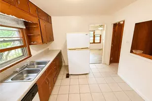 895 Laurel St, Forest Park, GA 30297 - Photo 8