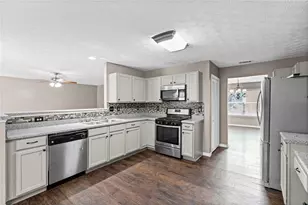 3865 Crescent Walk Ln, Suwanee, GA 30024 - Photo 6