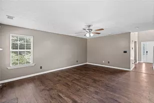 3865 Crescent Walk Ln, Suwanee, GA 30024 - Photo 12
