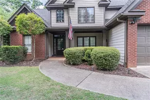 2649 Waters Edge Dr, Gainesville, GA 30504 - Photo 2