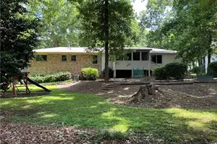 5626 Mountainbrooke Ct, Stone Mountain, GA 30087 - Photo 2