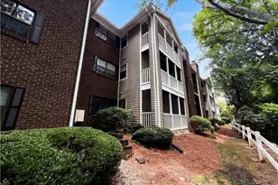 507 Barrington Hills Dr, Atlanta, GA 30350 - Photo 2