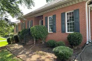 823 Austin Ct, Lawrenceville, GA 30046 - Photo 2