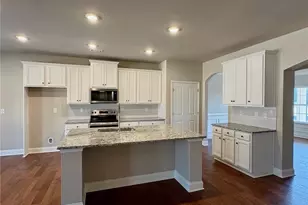 1046 Lakeview Oaks Ct, Grayson, GA 30017 - Photo 2