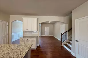 1046 Lakeview Oaks Ct, Grayson, GA 30017 - Photo 4