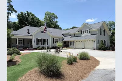 1049 N Main Street NW, Conyers, GA 30012 - Photo 1