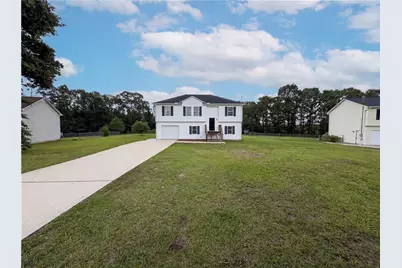 262 Lambert Overlook Circle, Carrollton, GA 30117 - Photo 2