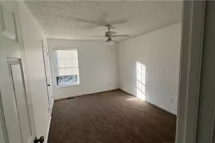2554 Sterling Dr, Lawrenceville, GA 30043 - Photo 18
